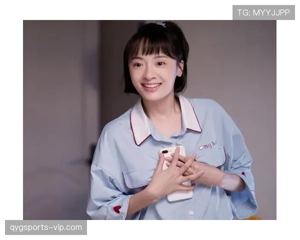 李冰洁训练间隙点外卖，身材跟比赛时判若两人，普通人真难想象这反差！